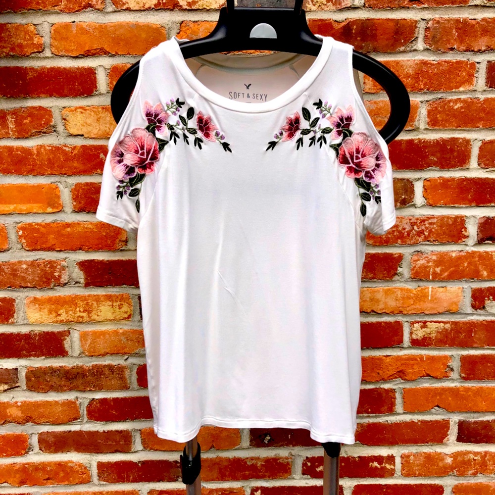 AE Open Shoulder Dress T w/ Rose Embellishment SM